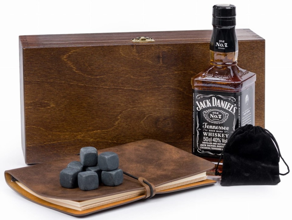 ZESTAW-PREZENTOWY-BIZNES-KLASA-Z-WHISKY.jpg